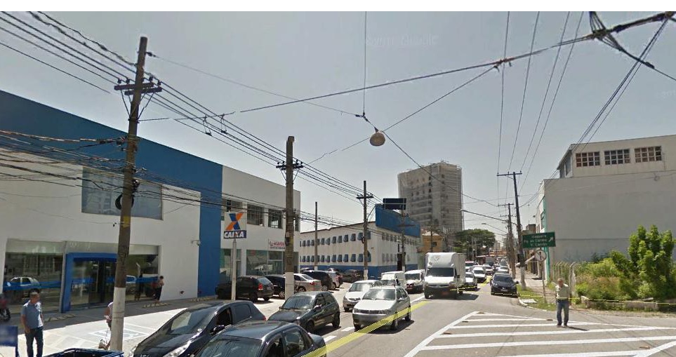 PRÉDIO DEFRONTE A C.E.F.