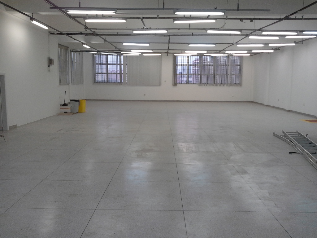 SALÃO COM VAO LIVRE DE 350M²